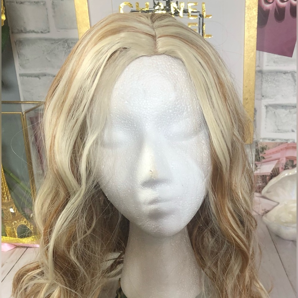 Honey & Light Blonde Mixed Gradient 14” Wavy Bob Synthetic Wig - Heat Resistant - Picture 3 of 16